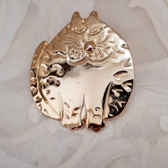 Fabulous gold tone chubby cat pin brooch - Picture 2 of 8